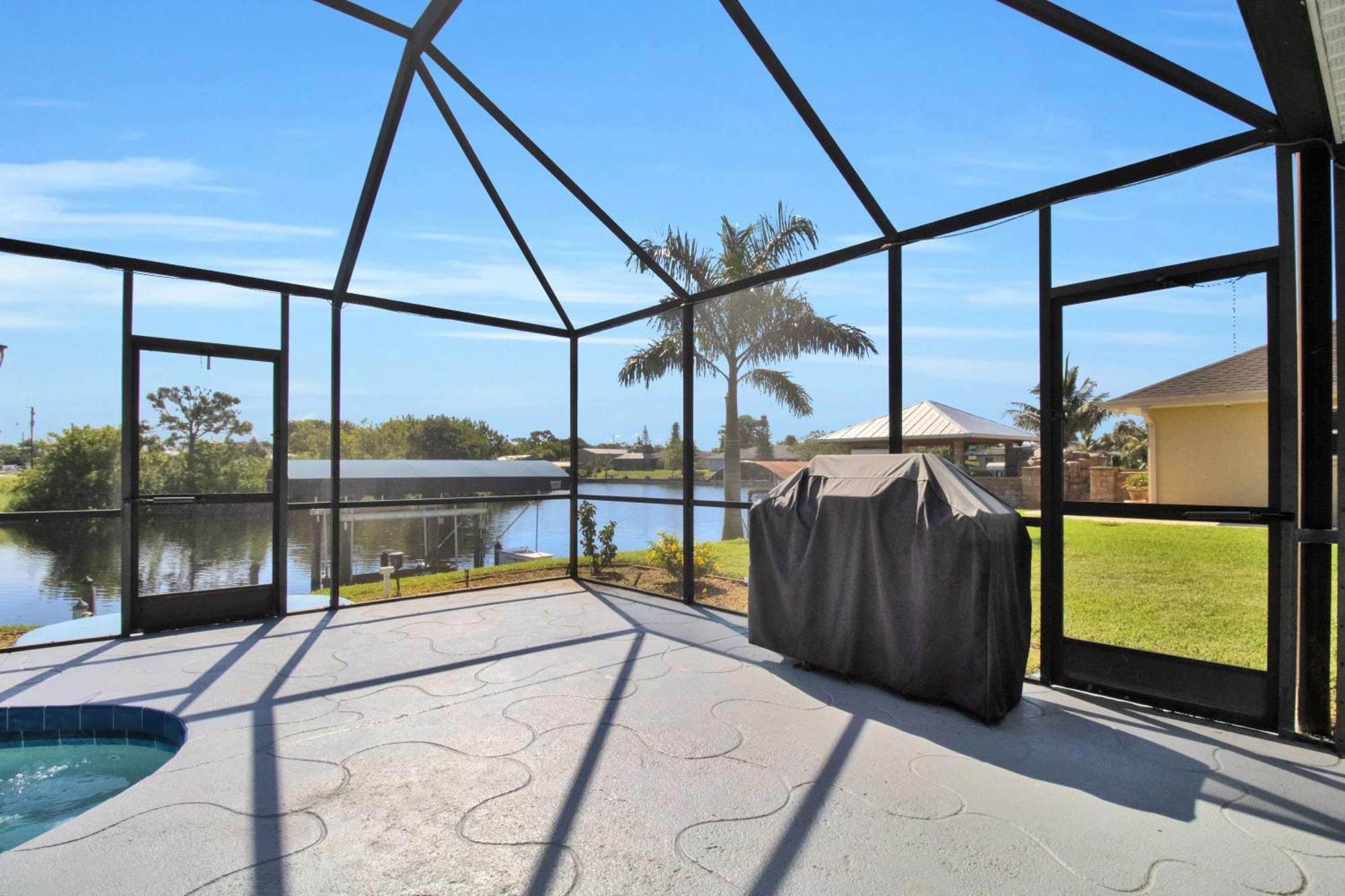 Pet Friendly Canal Front 3-Bedroom Grand Villa With Pool, Linai And Dock 포트샬롯 외부 사진