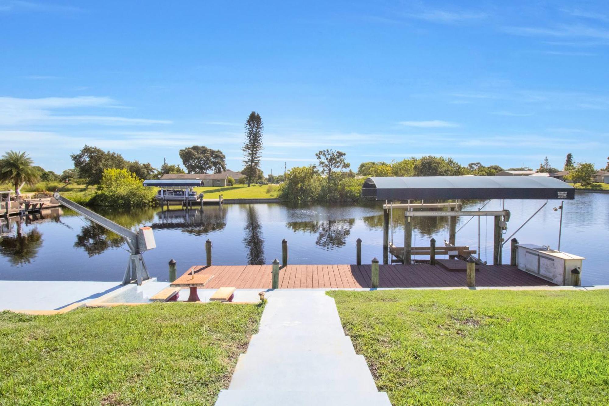 Pet Friendly Canal Front 3-Bedroom Grand Villa With Pool, Linai And Dock 포트샬롯 외부 사진
