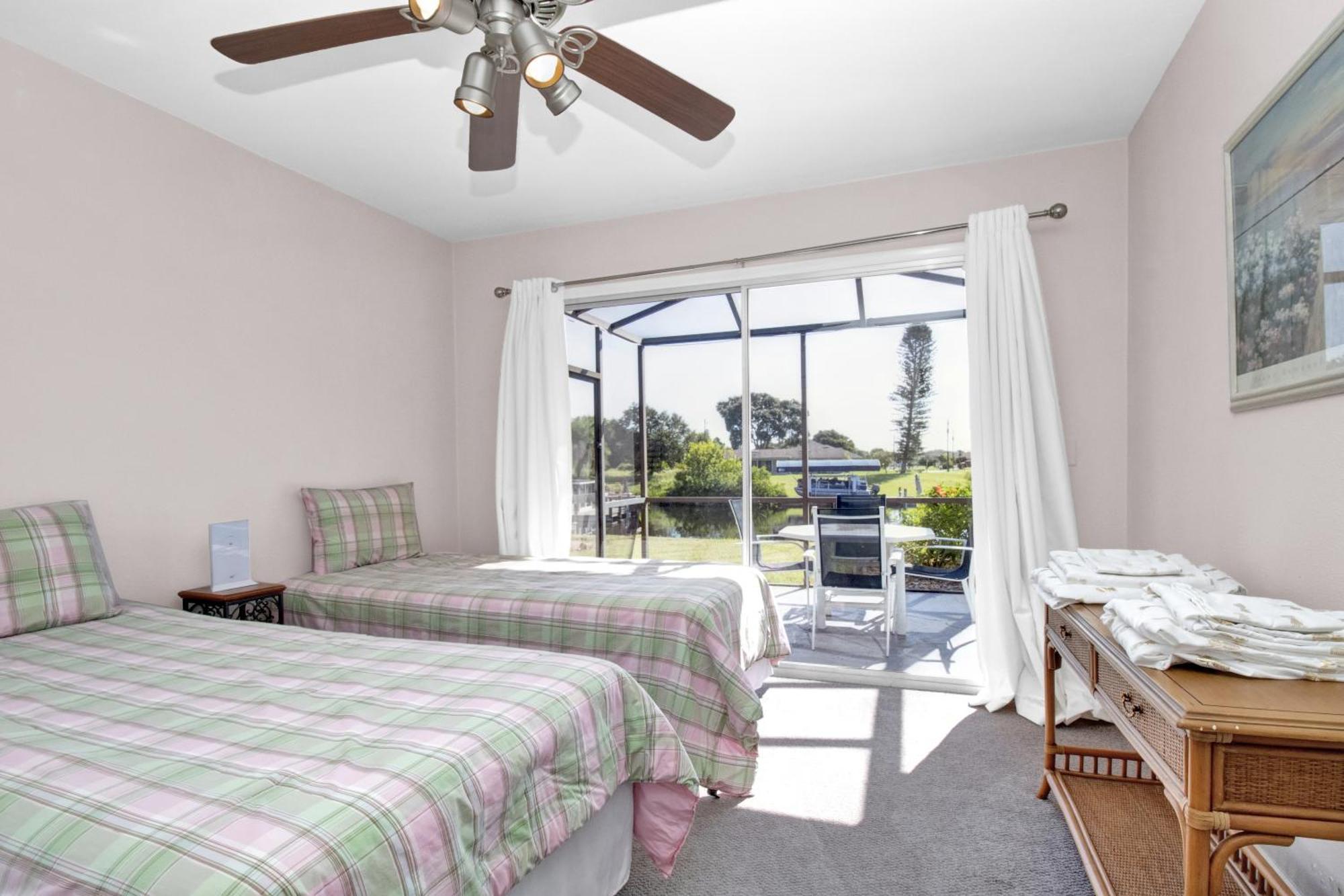 Pet Friendly Canal Front 3-Bedroom Grand Villa With Pool, Linai And Dock 포트샬롯 외부 사진